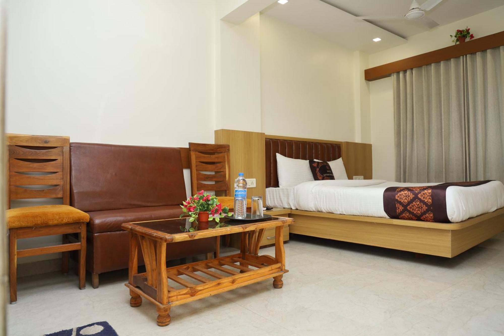Hotel Satyam Residency Navi Mumbai Exterior photo