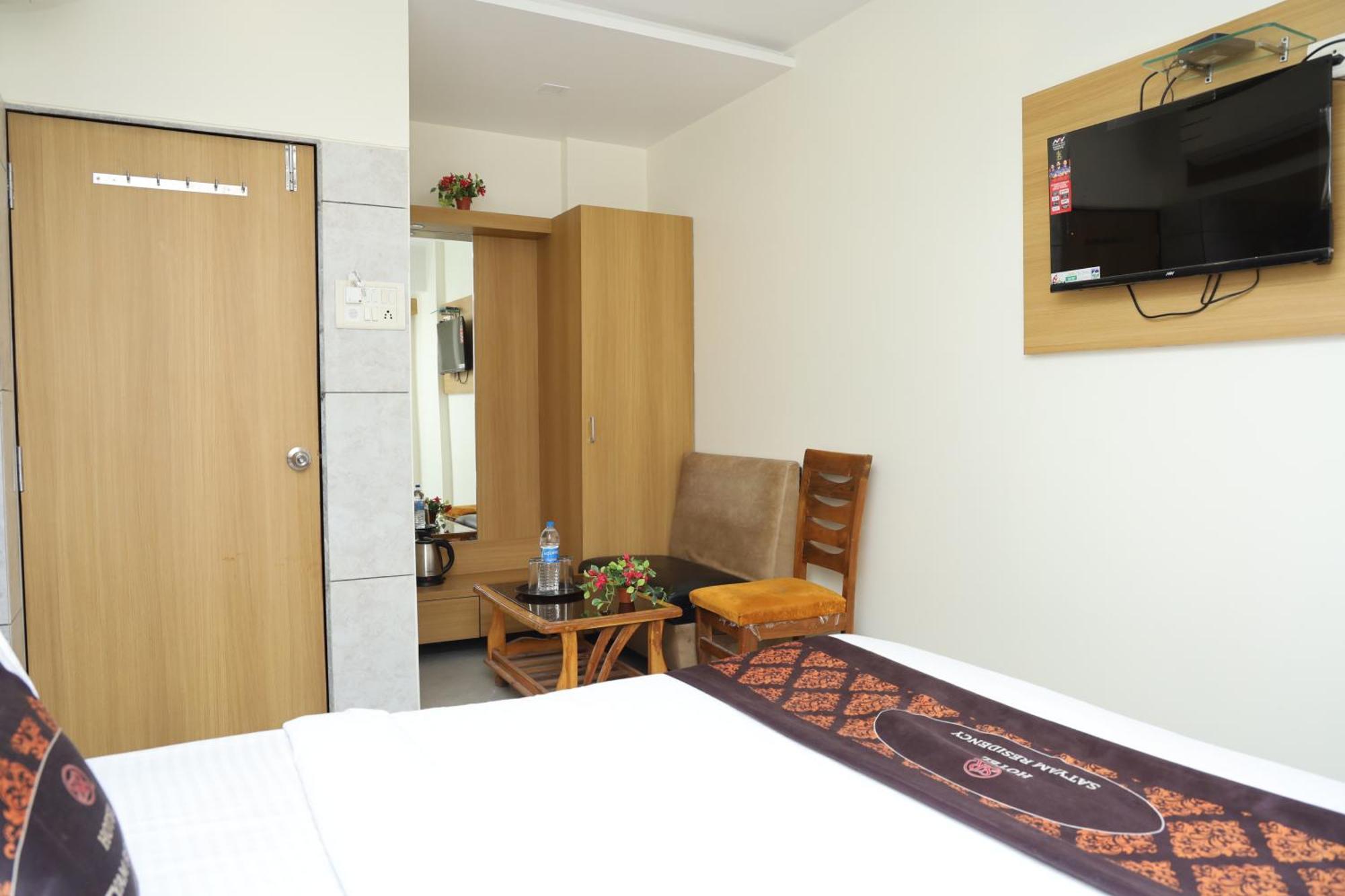 Hotel Satyam Residency Navi Mumbai Exterior photo
