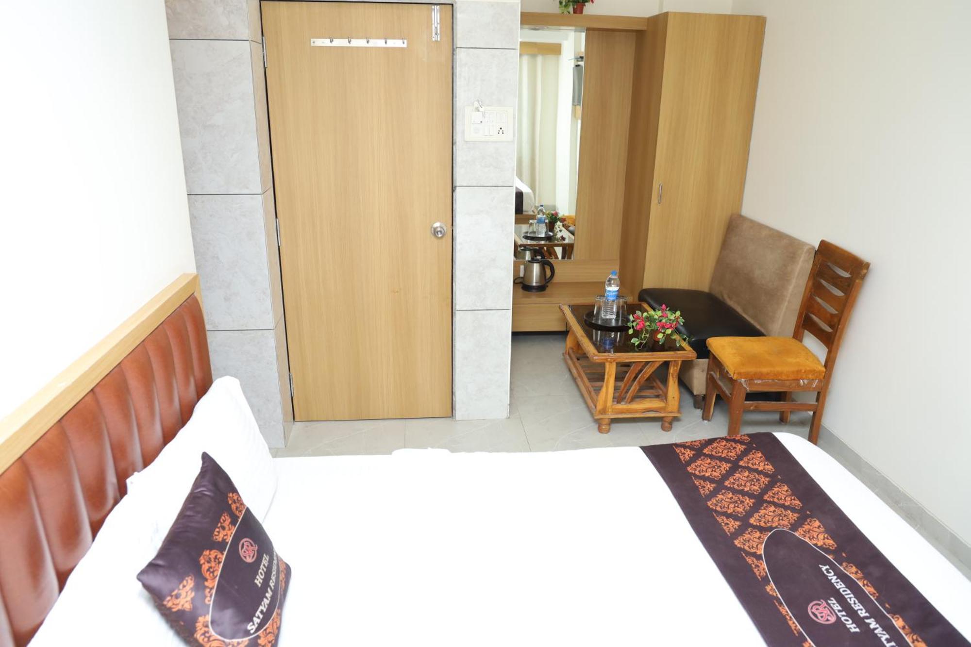 Hotel Satyam Residency Navi Mumbai Exterior photo